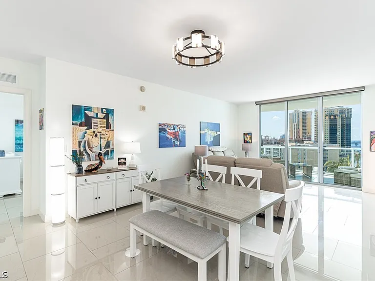 3000 Oasis Grand Blvd #801 — Photo 9