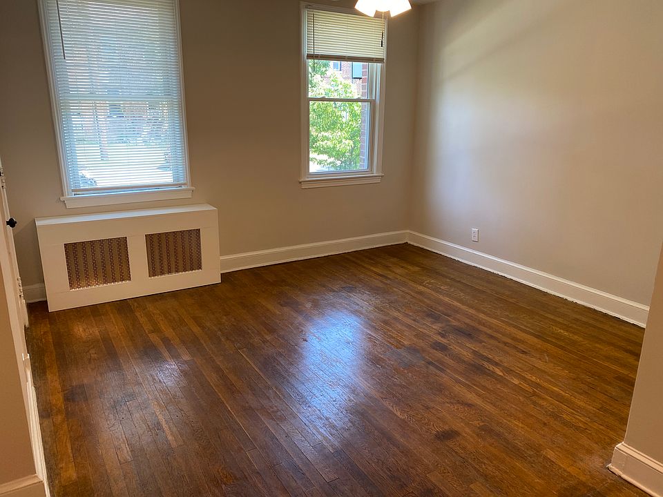 1st image of 3914 9th St NE #1