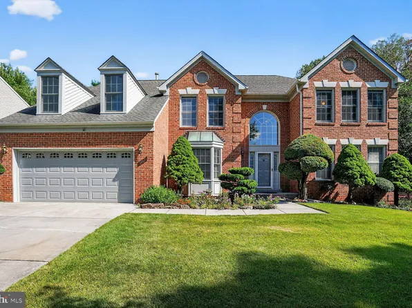 7207 Osprey Dr, Rockville, MD 20855