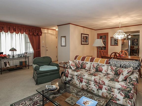 5th image of 745 Amberly Dr