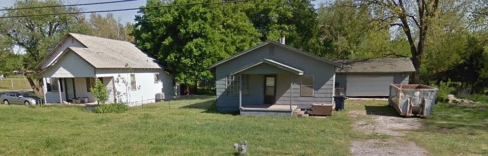 2nd image of 500 Oakdale Dr