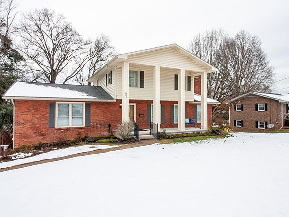 4th image of 608 N Hills Dr