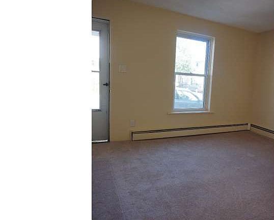2nd image of 418 W 4th Ave
