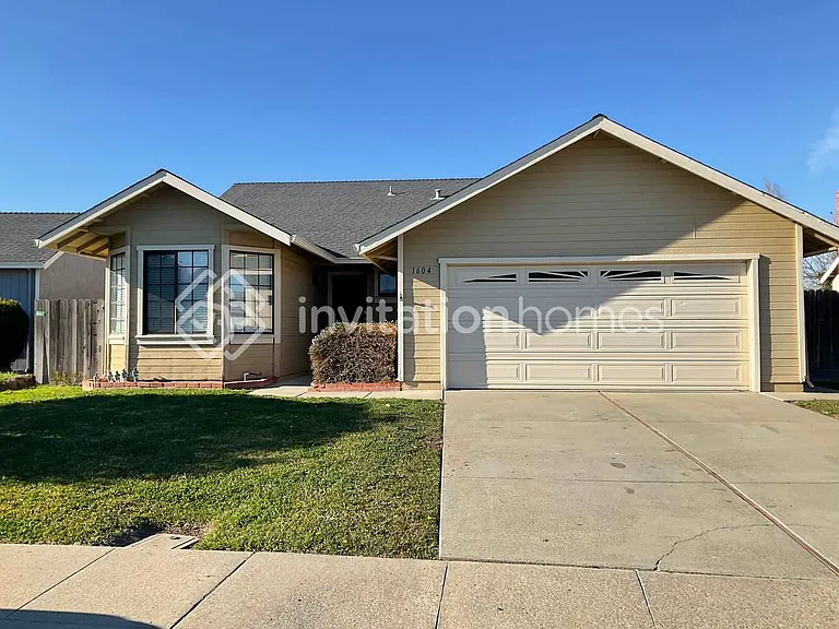 1604 Alcazar Ct — Photo 1