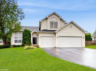 412 Joshua Tree Dr, Harvard, IL 60033