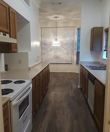 3rd image of 2822 Fisher Field Dr