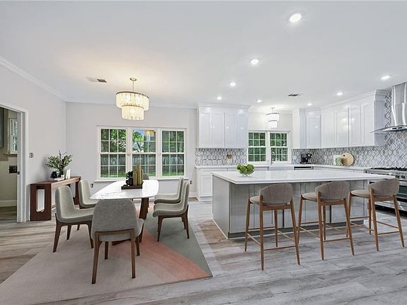 3rd image of 325 Jasmine Dr