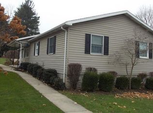 233 W Vincent St, Ligonier, PA 15658