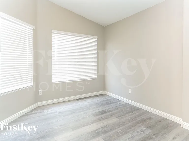 4517 Possum Berry Ln — Photo 4