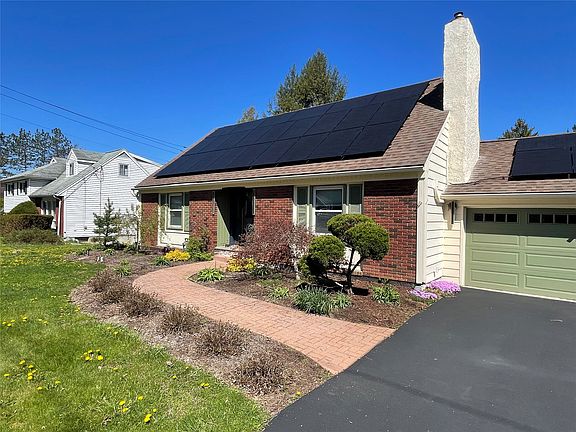 5th image of 7 Brookside Ave E