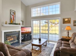 N15W26510 Golf View Ln UNIT A, Pewaukee, WI 53072