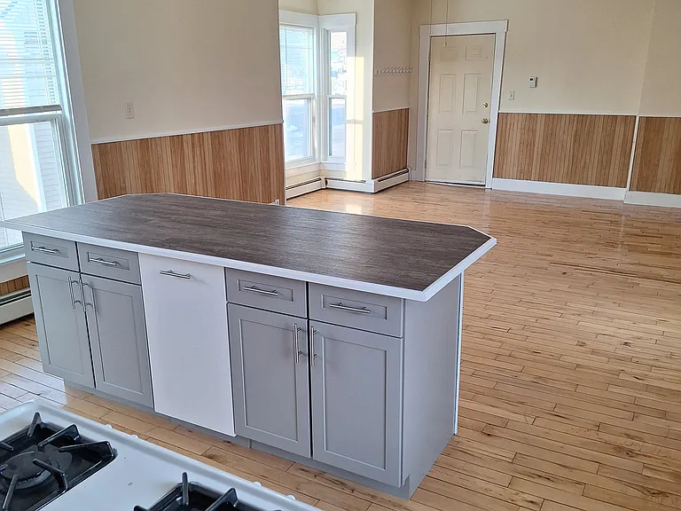 121 Pleasant St #4 — Photo 3