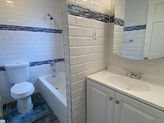 5th image of 2917 31st Ave #1F