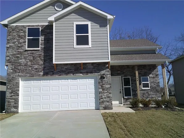 709 Roseberry Dr, Paola, KS 66071