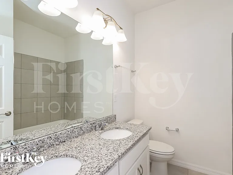 1228 Spokane Point — Photo 13