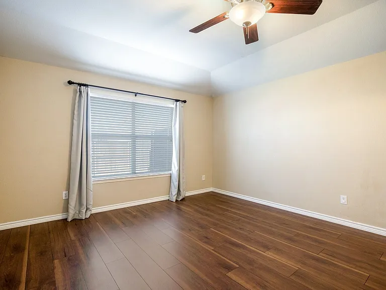14536 Crystal Lake Dr — Photo 4