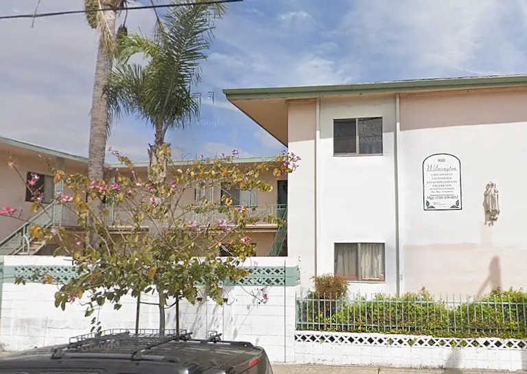 900 N Wilmington Blvd — Photo 1