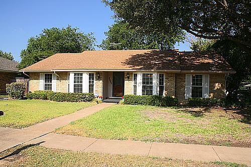1st image of 2325 Royal Oaks Cir