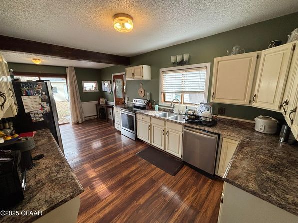 516 Vance Ave S, Erskine, MN 56535