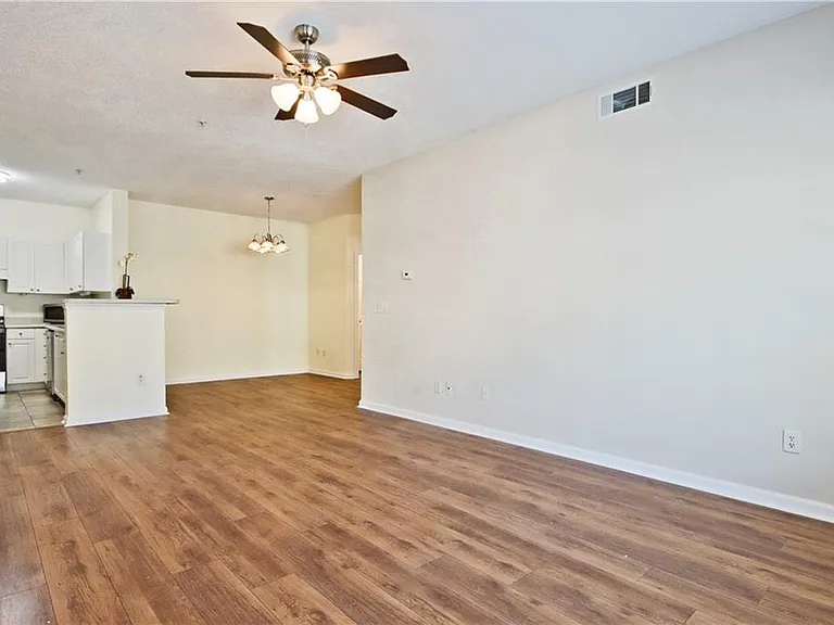 8102 Woodland Ln #8102 — Photo 14
