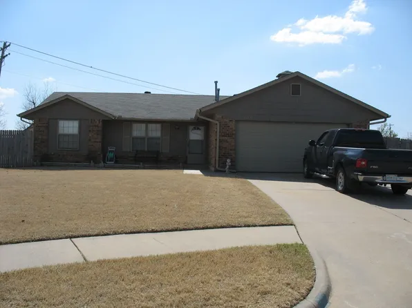 1109 Teak Ct, Moore, OK 73160