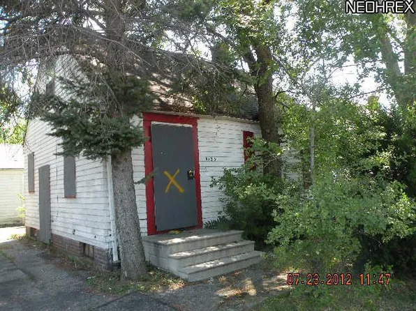 4185 Lee Rd, Cleveland, OH 44128