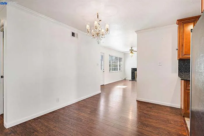 1172 Huron Ln — Photo 3