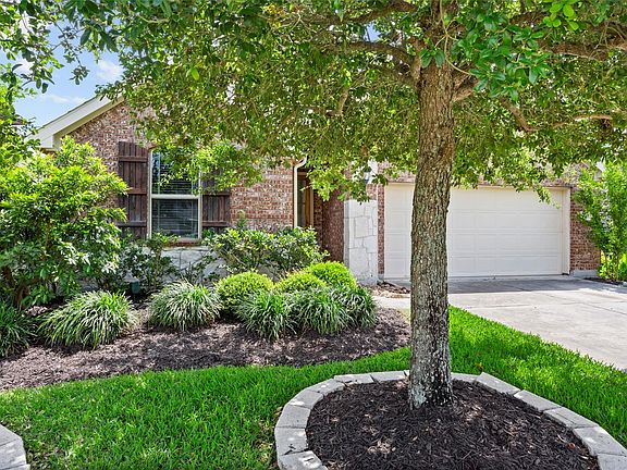 4th image of 739 Mayhill Ridge Ln