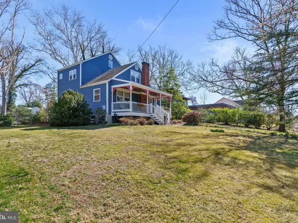 1427 Pathfinder Ln, Mc Lean, VA 22101