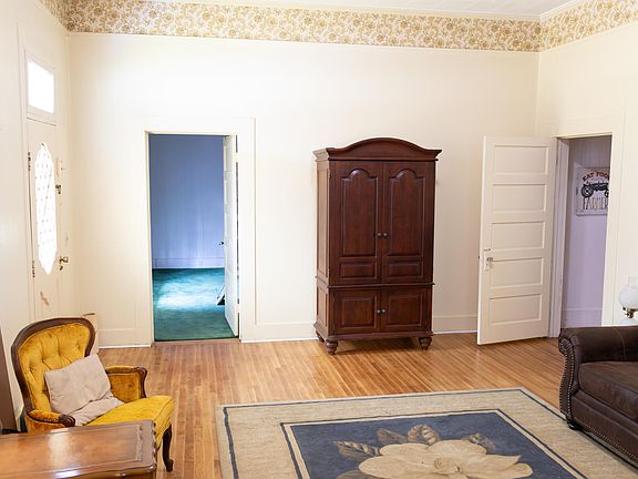 2nd image of 610 Branton Ave