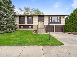 15401 Las Flores Ln, Oak Forest, IL 60452