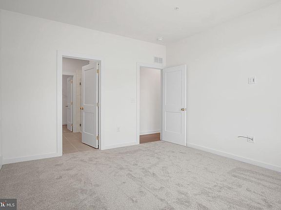 4th image of 117 Blackford Blvd #203