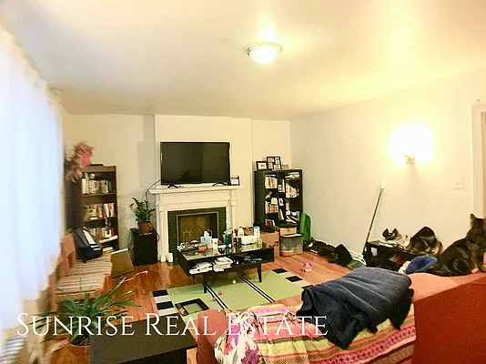 Rented by Sunrise Real Estate | media 18