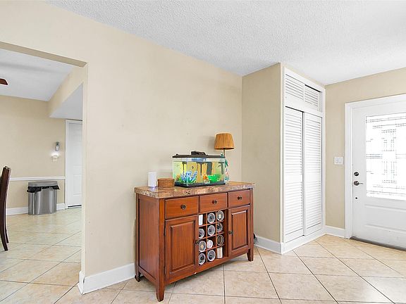3rd image of 7830 NW 21st Street