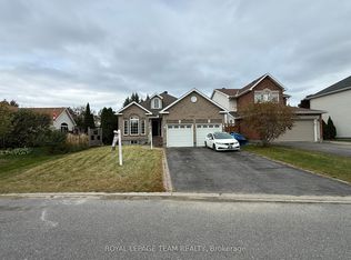 3 Samuel Mann Ave, Ottawa, ON K2S1X3