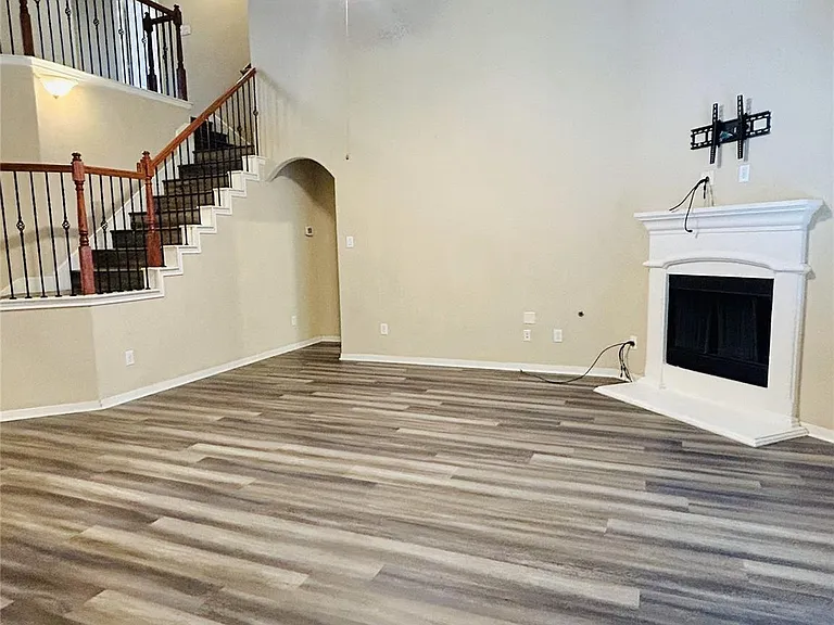 4423 Fenetre Forest St — Photo 27