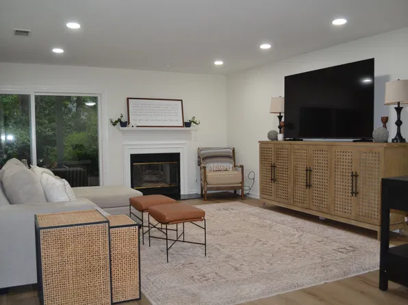 6041 Coventry Cir, Alpharetta, GA 30004