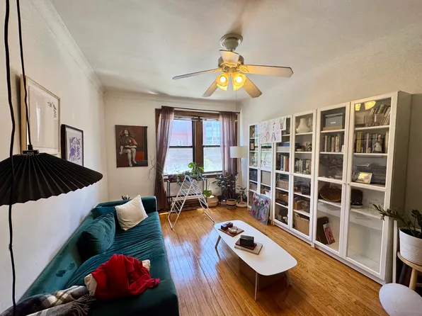 748 W Webster Ave APT 203, Chicago, IL 60614