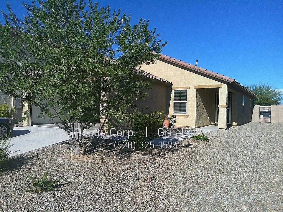 8749 E Pebble Stone Ln