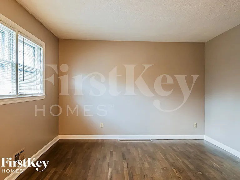 4245 Springdale Cir — Photo 3