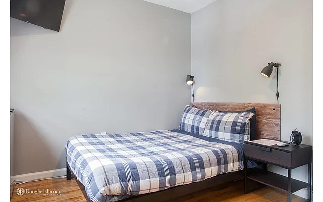 Rented by Lofts and Flats LLC | media 27