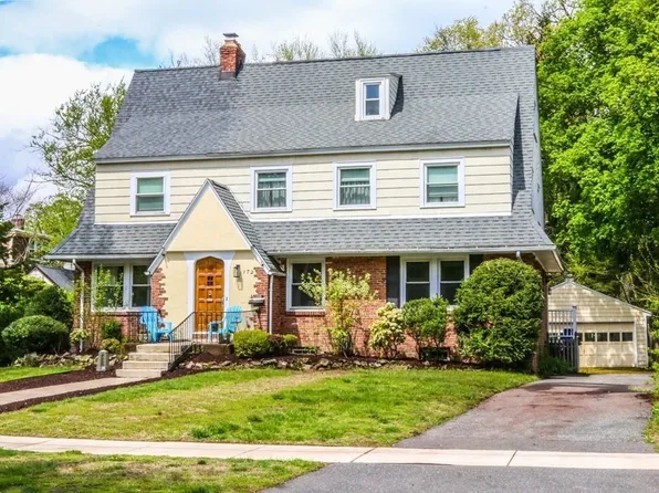 172 Greenacre Ave, Longmeadow, MA 01106