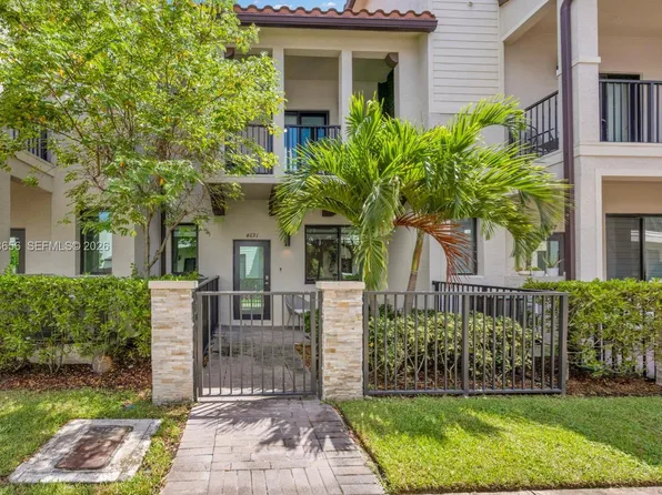 4691 NW 83rd Pkwy, Doral, FL 33166