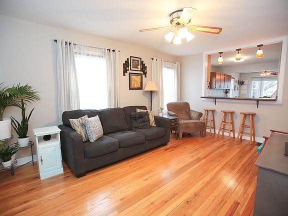2nd image of 2600 Colin Ave