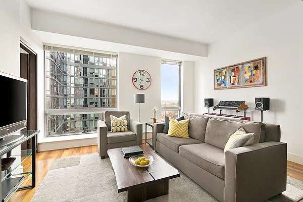 Sold by Compass | media 1