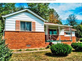 105 Jackson Dr, Elkview, WV 25071
