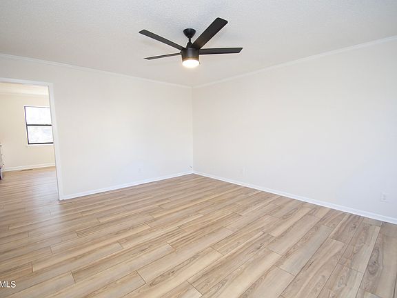 5th image of 1712 Sundrop Dr