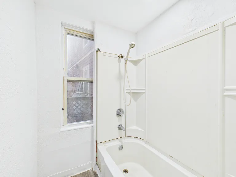365 Orms St #1 — Photo 11