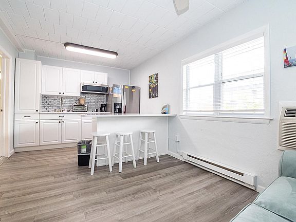 4th image of 840 Ocean Ave #28