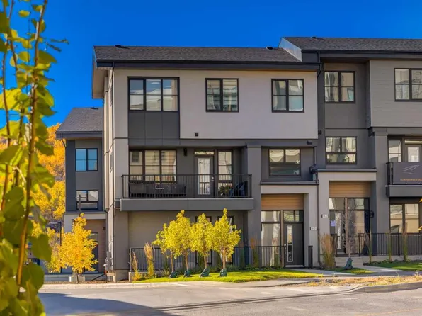 1469 N Naa Dr SW, Calgary, AB T3H 6A4